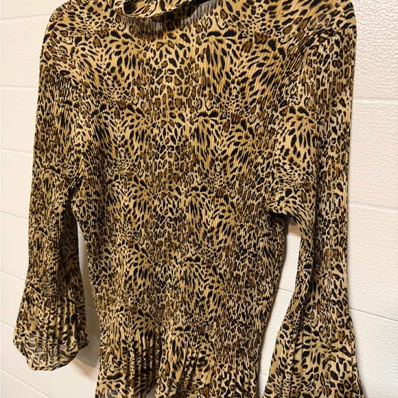 Leopard Print Ruffle Blouse - Picture 4 of 4